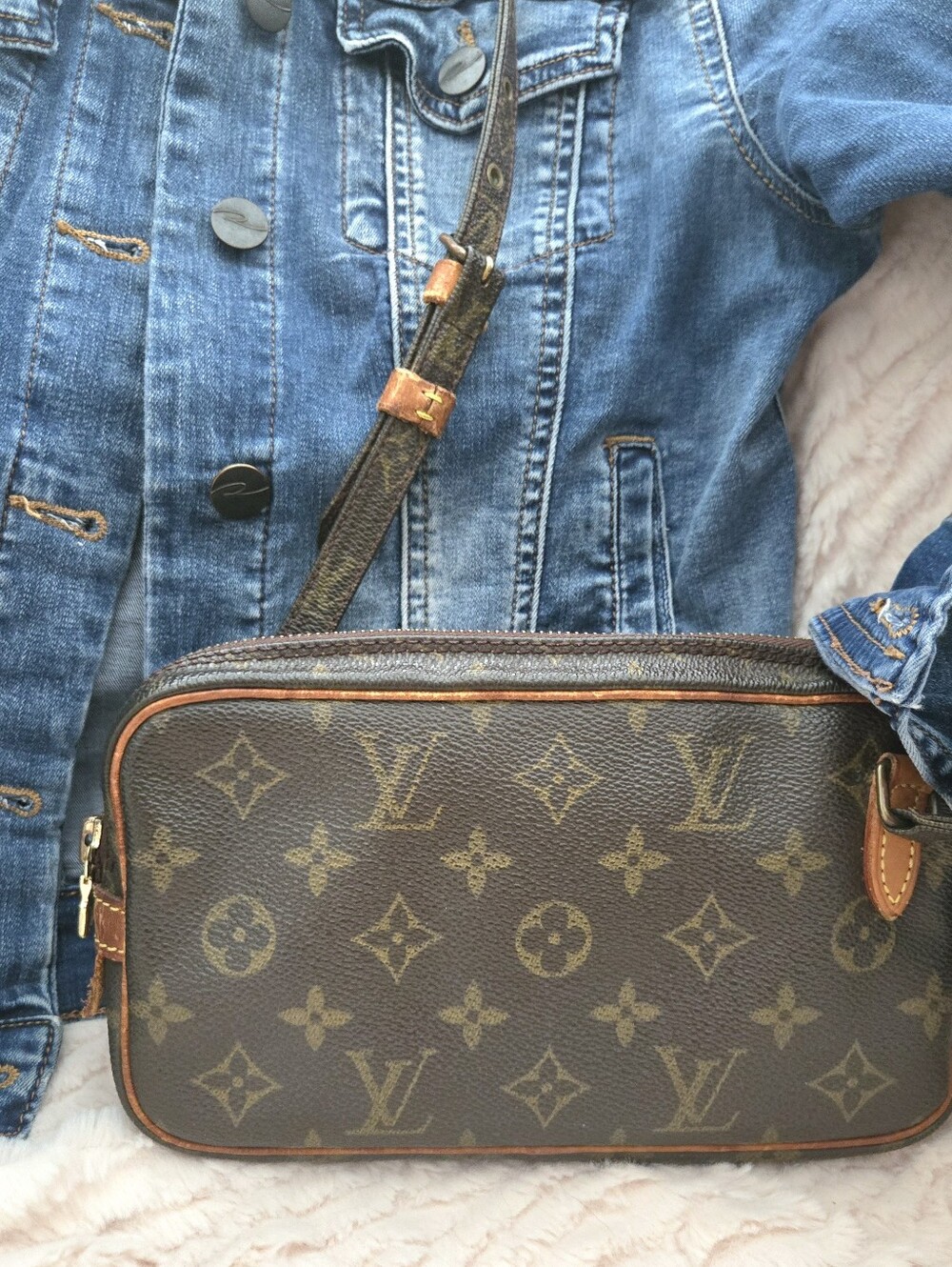Authentic LOUIS VUITTON LV Marley Bandouliere Pochette Crossbody Shoulder